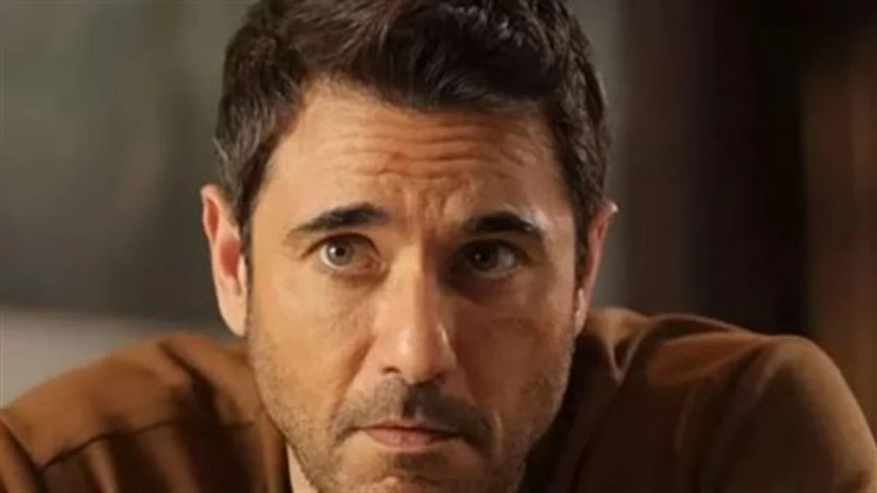 أحمد عز ورجل المستحيل.. تفاصيل مشروع سينمائي ضخم توقف قبل العرض بالسينمات العربية